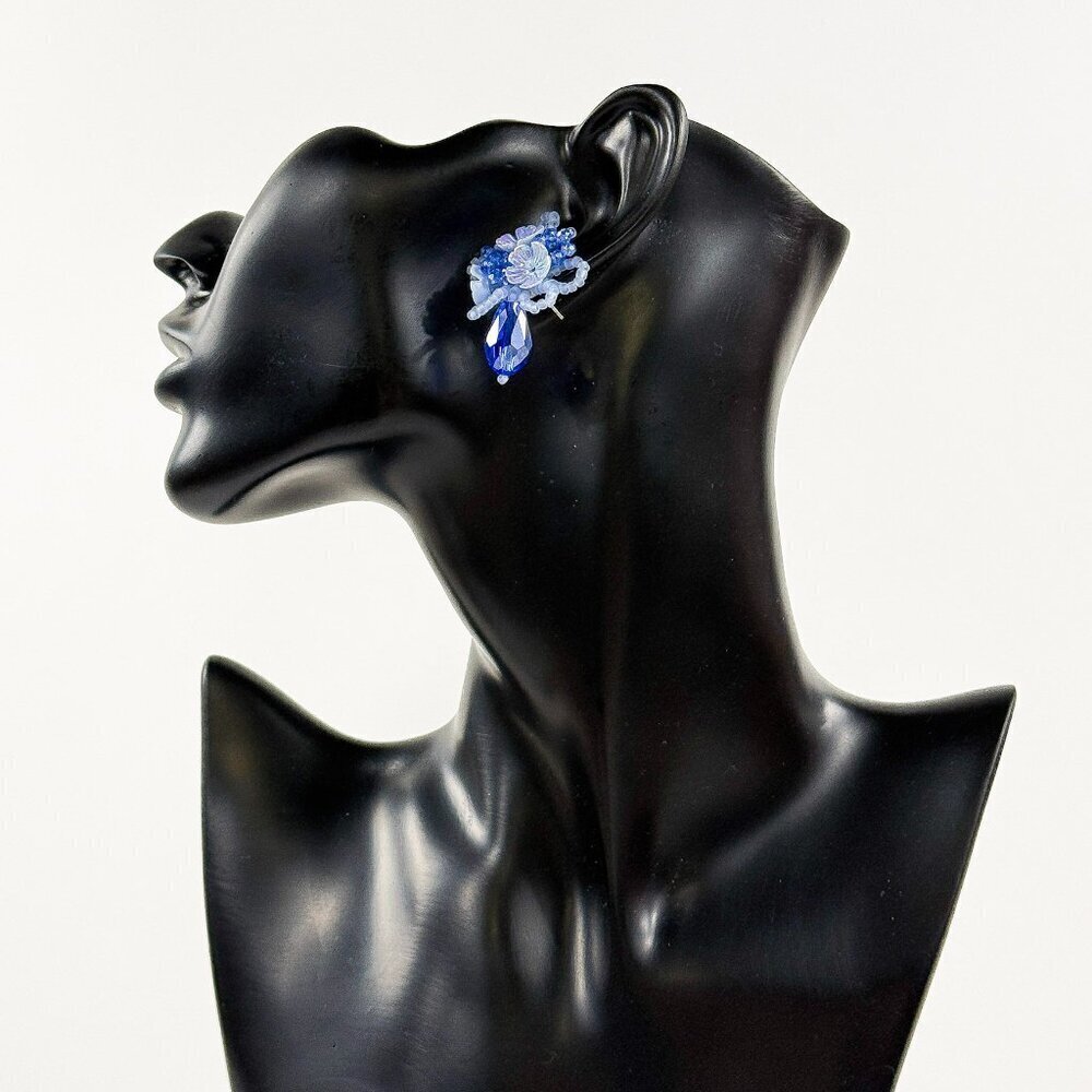 BRAND NEW IN BOX BLUE COLOR BEADED FLORAL EARRINGS SET - DANGLE